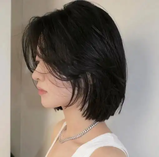 偏分短发#利落富有层次感的短发  ,气质绝佳,但是真的还是可甜可飒哦