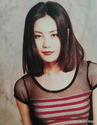 长相大气的王菲是天生的福相她拥有的都是世间高配且又飒又美