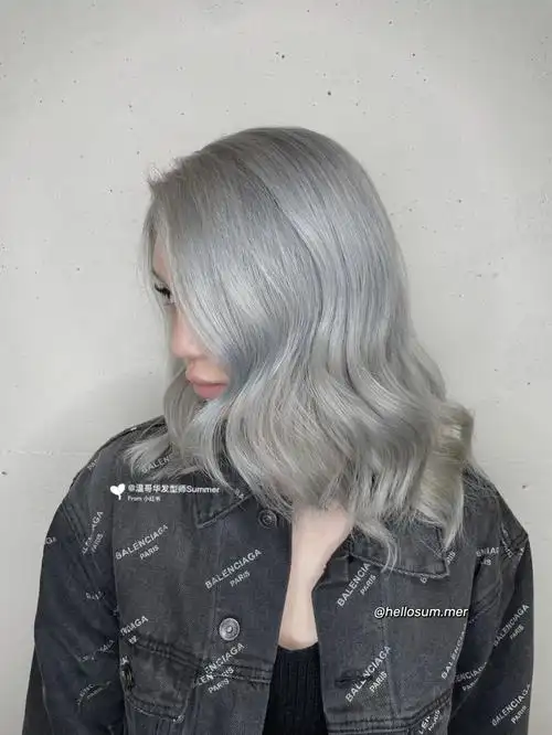 银灰色发色  #灰色头发#女团发色  #银灰色#温哥华染发  #温哥华
