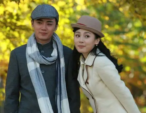 与千金大小姐林天雅,以及平民女孩安琪媛之间上演了一段剪不断理还