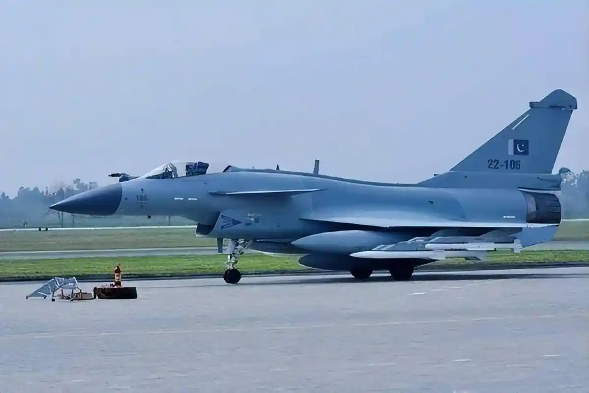 歼10d高清照曝光!