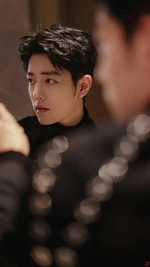 战骄阳伴我#肖战 微博视界大会领奖高清调色壁纸@x玖少年团肖战daytoy