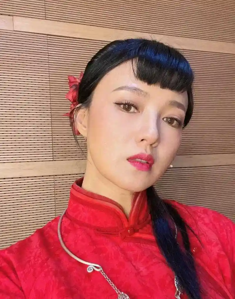 有人认识这个叫傅晶的演员吗?