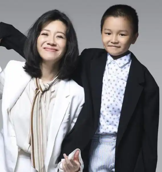 刘琳:被名导抛弃险抑郁,如今嫁给普通人,被公婆宠成宝|梅婷|演员|爱情