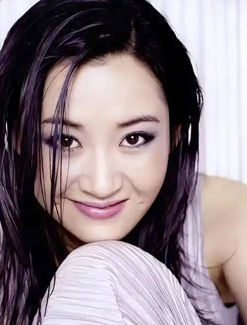 风情万种,情史丰富,54岁单身女神许晴,撩汉无数仍寻真爱_生活_个人