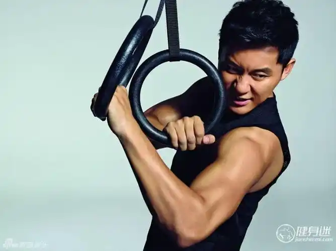肌肉男:当红明星演员李晨肌肉写真 李晨肌肉健身照-小虾米