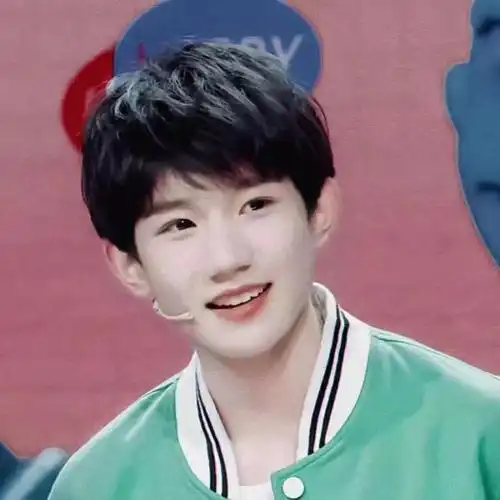 软软萌萌的绿衣王源,小肥真的好可爱