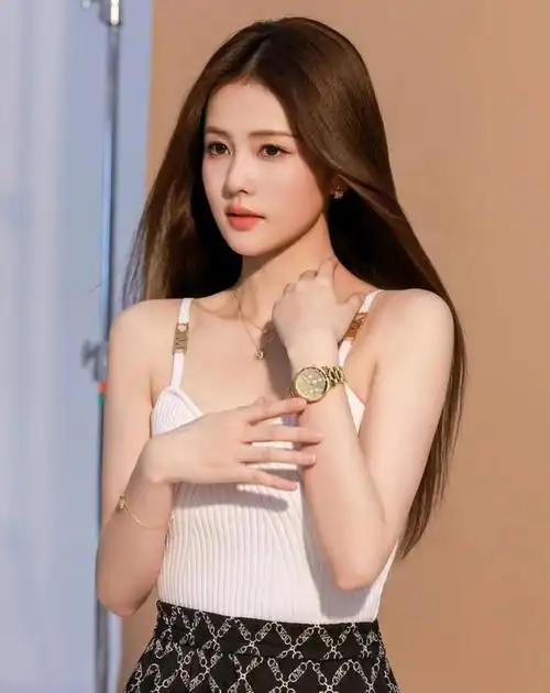 白鹿原名也不叫白鹿,没有当演员之前,她叫白梦妍,是一名杂志模特.