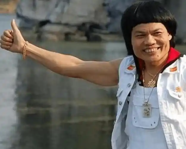 周星驰御用配角:长相丑陋的八两金,人生大起大落,又精彩万分_生活