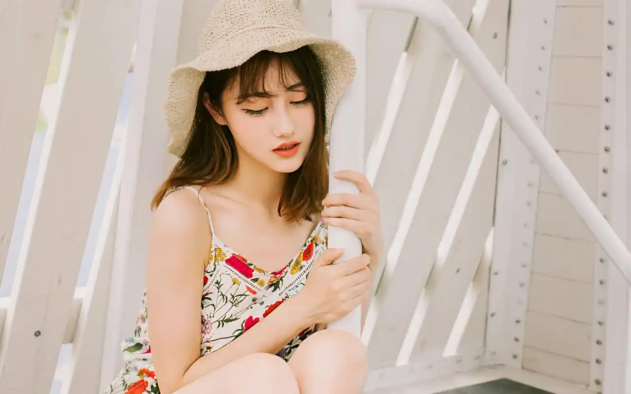 日系少女小清新碎花裙唯美写真高清桌面壁纸