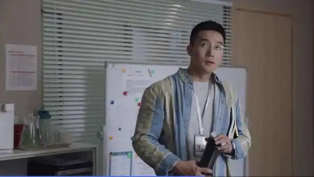 《小舍得》钟老师干辅导班,比被开除更心疼的,是没人管他为嘛干