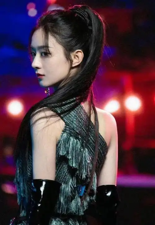 赵丽颖侧颜曝光,揭秘其完美"鼻型"!