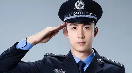 黄景瑜:在娱乐圈"服兵役"的男明星,穿上军装究竟有多帅?