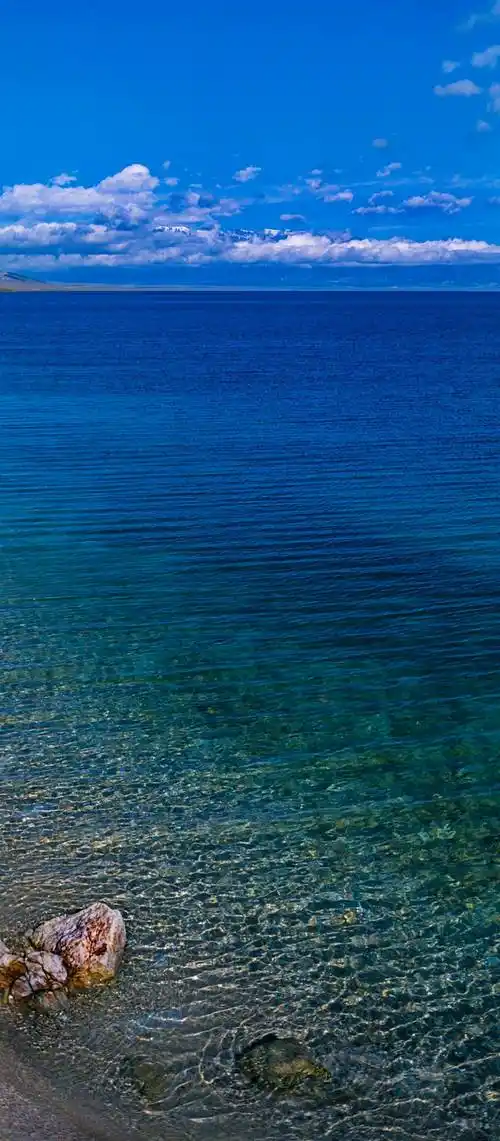 赛里木湖的深秋带着淡淡的伤感美,让人刻骨铭心难以忘记_湖水_湖泊