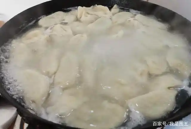 下锅煮饺子