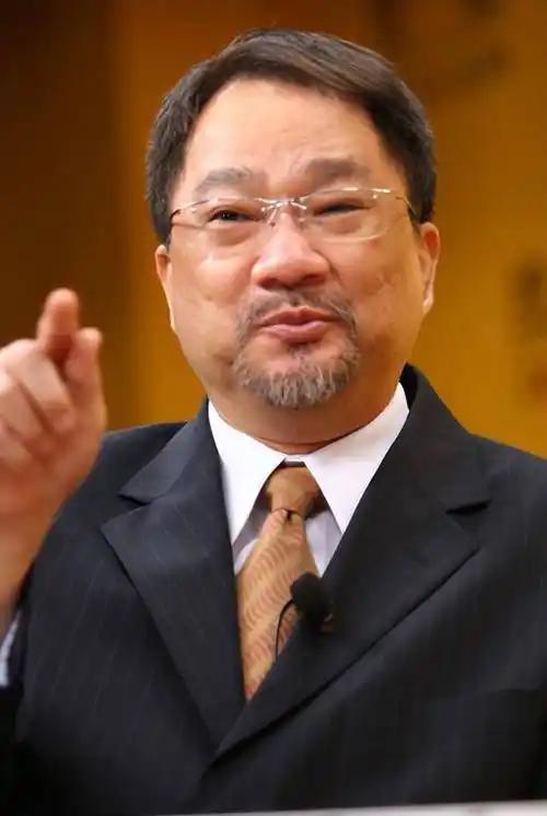 知名导演徐小明:会导演会唱歌,捧红于荣光,爱武术与爱国并存_电影