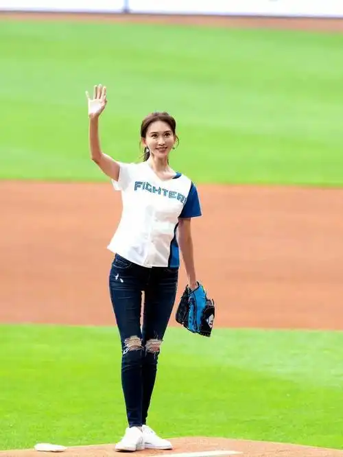 林志玲在日生活频繁曝光,网友意识到她的花期终于结束了