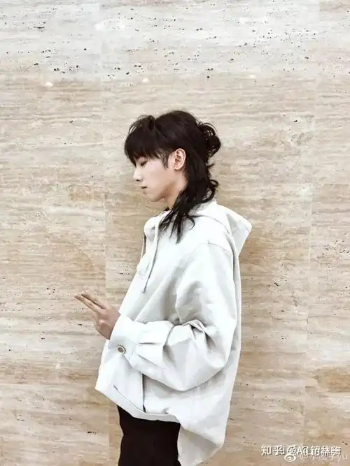 鲻鱼头这种发型怎么留呢?