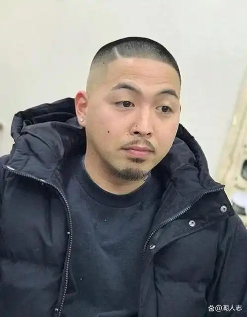 不建议中年男人留的8种发型!听着洋气,实际油腻老气,叔味太重