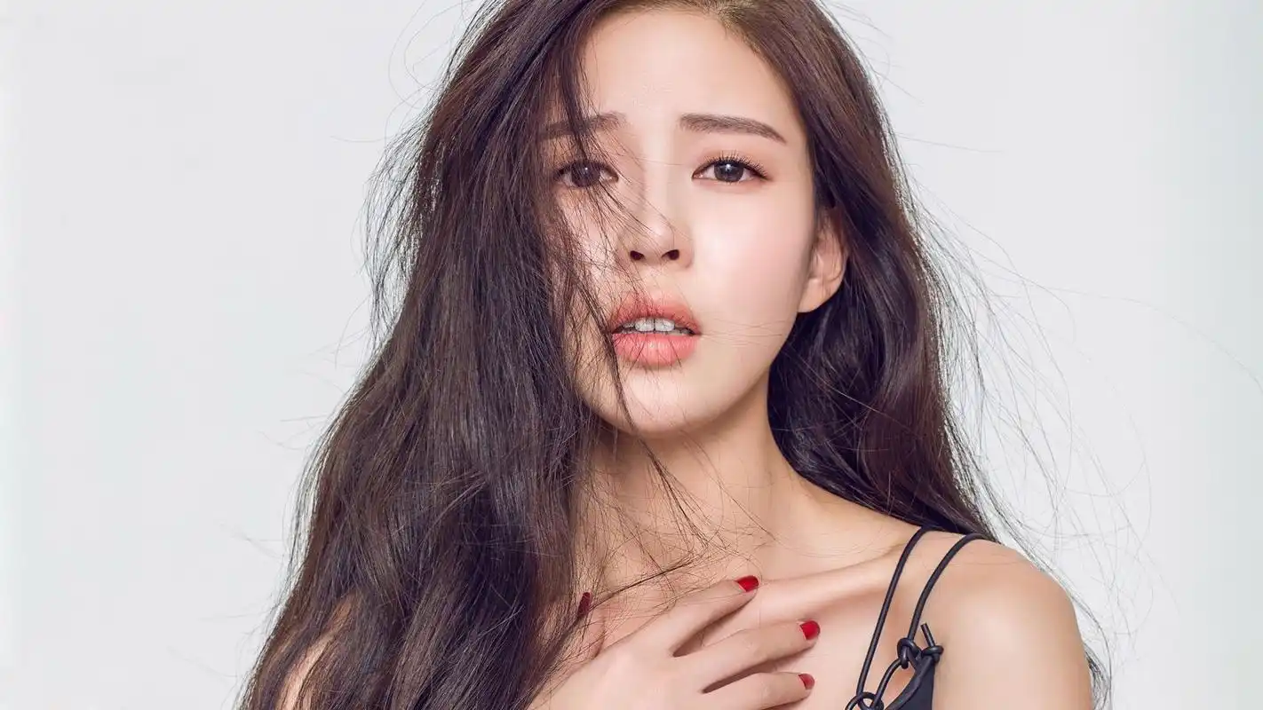 气质女星温心写真高清图片桌面壁纸