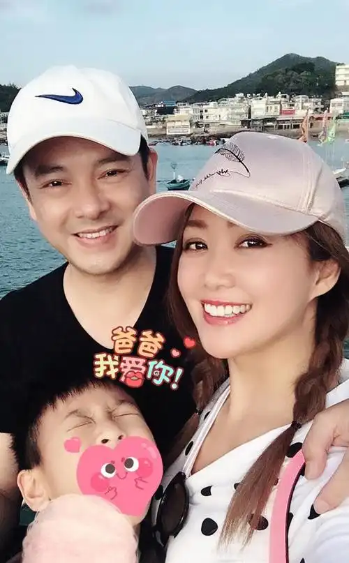 54岁梁小冰内地农村出生因家贫差点被送人,小学去酒楼兼职卖点心