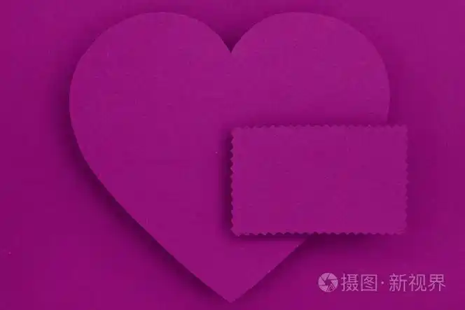 紫色纸心和空白卡