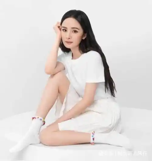 原创杨幂居然开始代言棉袜难得清纯变小可爱整身搭配却完全不搭