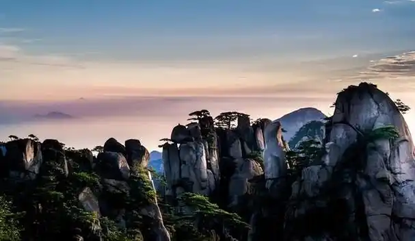 中国是一个拥有丰富山水资源的国家,拥有无数令人惊叹的名山景观.