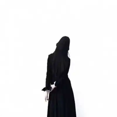 好看的女生黑白背影头像 霸气孤独背影女生头像