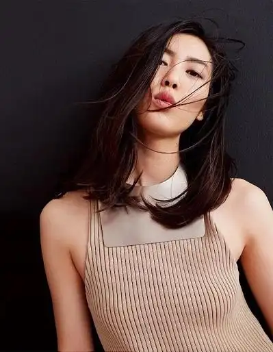 《天天向上》最新录制中刘雯作为嘉宾参与,在曝光的录制现场中,好身材