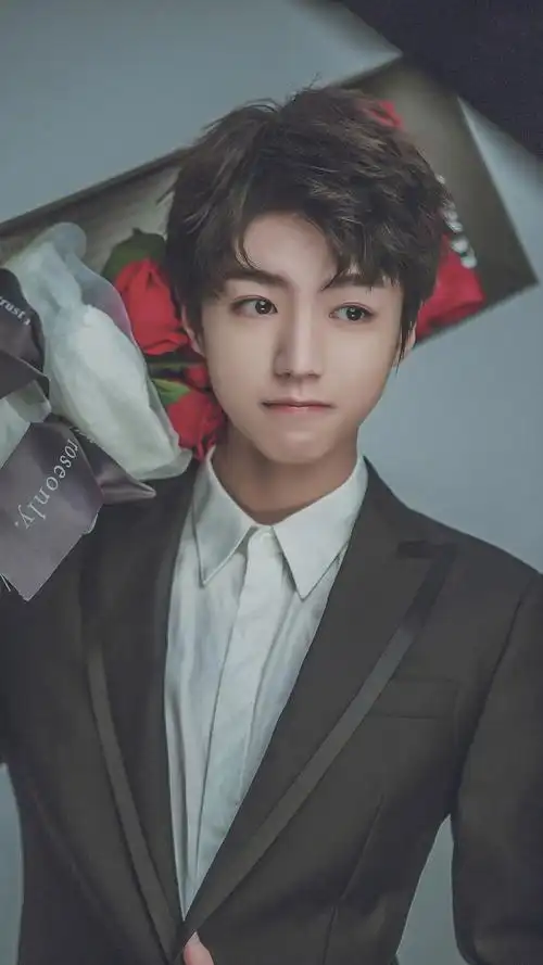 王俊凯时尚帅气写真