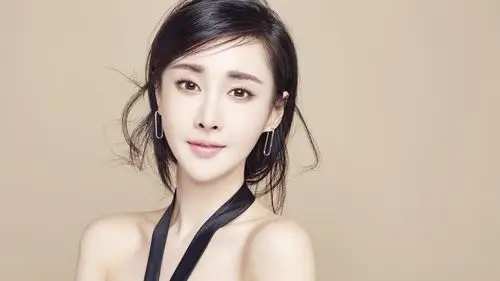 回车桌面>电脑壁纸>明星>大陆明星>女神王若心性感锁骨写真>