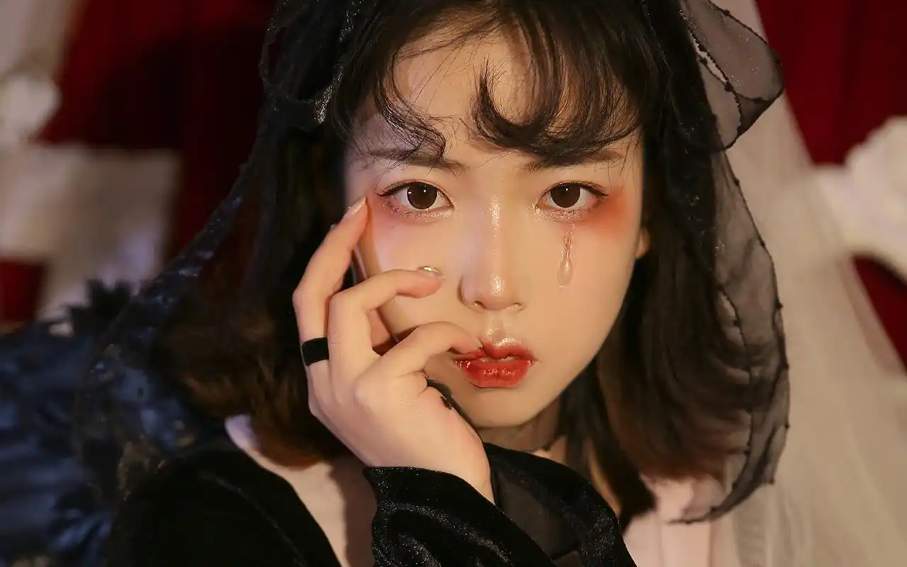 暗黑系萝莉美女高清桌面壁纸