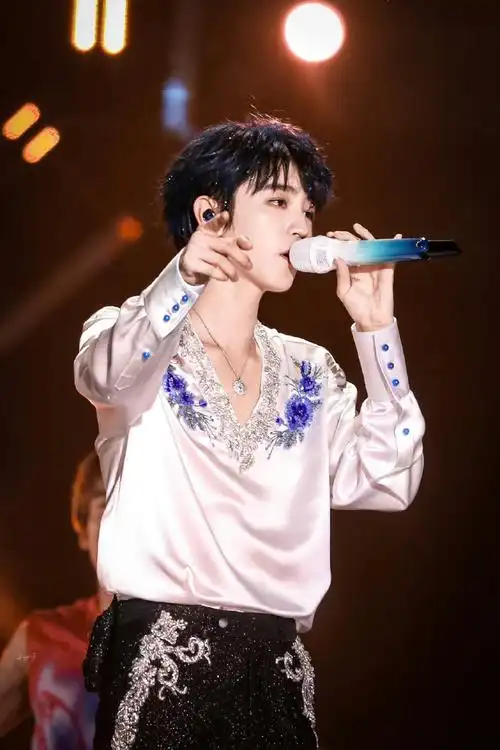 tfboys十周年演唱会登阿里财报#分享一些十周年舞台上美神王俊凯的