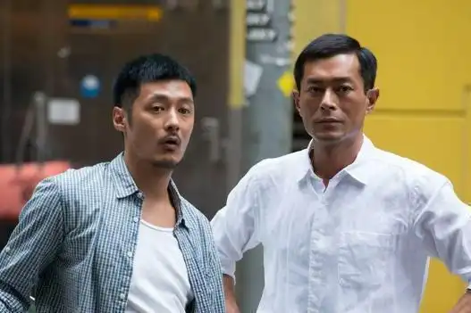 电影中佟丽娅深夜酒吧买醉古天乐余文乐好心帮忙却陷入迷局