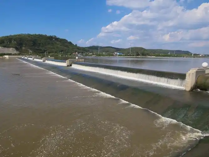 水坝