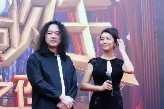 亚东歌手个人资料身高 歌手亚东老婆是谁 - 歌词译