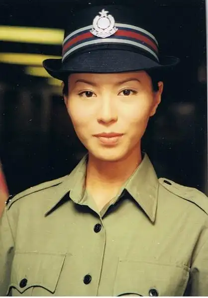 滕丽名照片滕丽名作品2013年,滕丽名扮演《熟男有惑》,剧中担任第二女