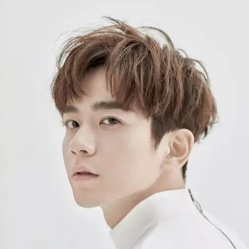 无可挑剔的19款男生发型留了就帅