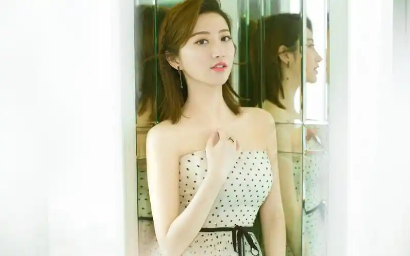 景甜性感甜美照壁纸-美女壁纸-高清美女图片-第8图-娟娟壁纸