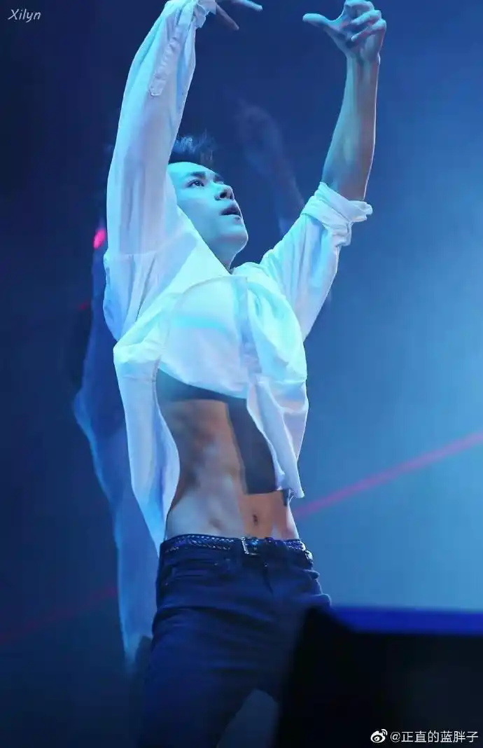 易烊千玺热血家国艳势番# #易烊千玺十九岁生日快