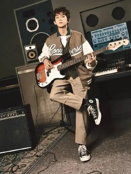 平顶山万达广场##逛万达##王源##王源匡威全球品牌代言人##匡威