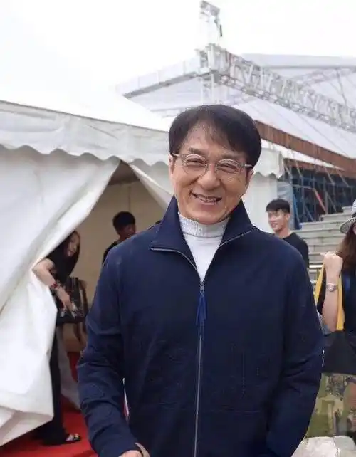 成龙,韩红为唐山事件发声,平时低调做事,遇事第一时间伸张正义_明星