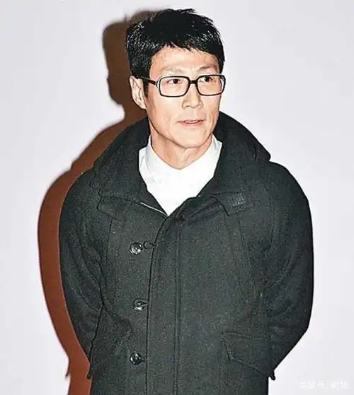 庆祝梅艳芳58岁冥寿,旧爱林国斌罕见露脸悼念,分手27年思念不减