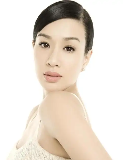 经历两次婚姻失败,"性感女神"钟丽缇,如今50岁要备孕生子?