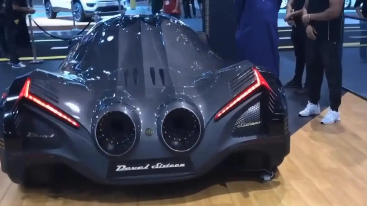 贫穷限制了想象,售价五亿的跑车长什么样?换一个保险杠好几百万