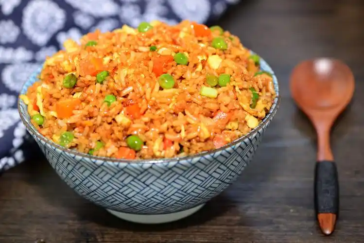 酱油炒饭怎么做_酱油炒饭的做法_美国厨娘_豆果美食