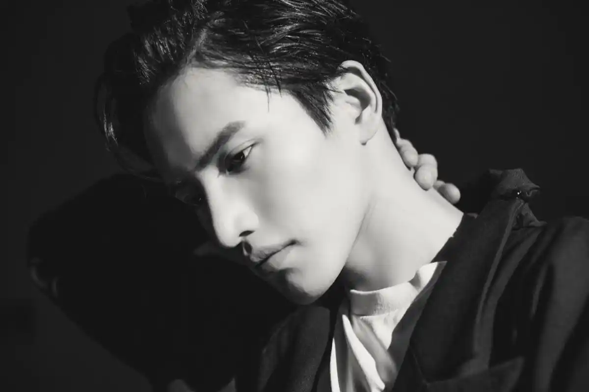 赵越黑白光影写真 蓝朋友骆冠言诠释复古港风绅士