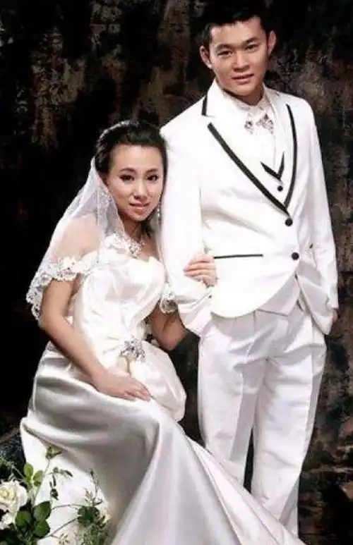 离婚后的丫蛋瘦下来了,现在还在坚持减肥,小沈阳都夸漂亮!