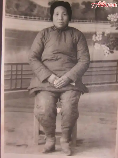 五六十年代小脚老太太大照片